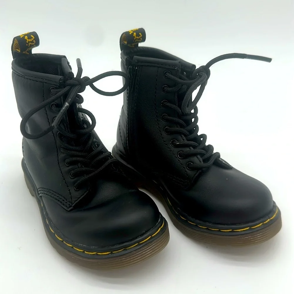 Dr. Martens 1460 8-Eye Boot - Toddler Size 6 - Black Size Zip EUC